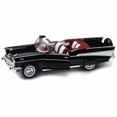 Afgeprijsde model auto chevrolet bel air cabrio 1:18