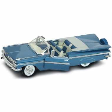 Afgeprijsde model auto chevrolet impala cabriolet 1956 1:18