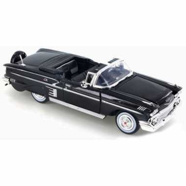Afgeprijsde model auto chevrolet impala cabriolet 1958 1:24