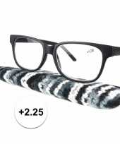 2 25 leesbrillen zwart met gestreept hoesje