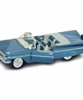Afgeprijsde model auto chevrolet impala cabriolet 1956 1 18