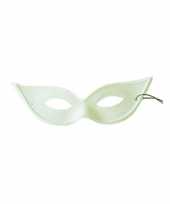 Wit venetiaans oogmasker vlinder