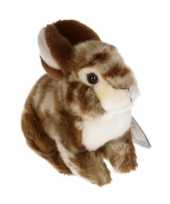 Zittend konijntje knuffel bruin wit 22 cm
